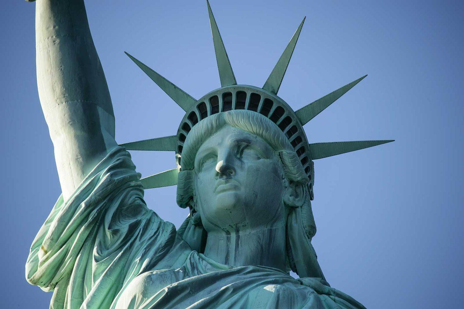 statue-liberte-vue-face vue de la statue de la liberté vue de face